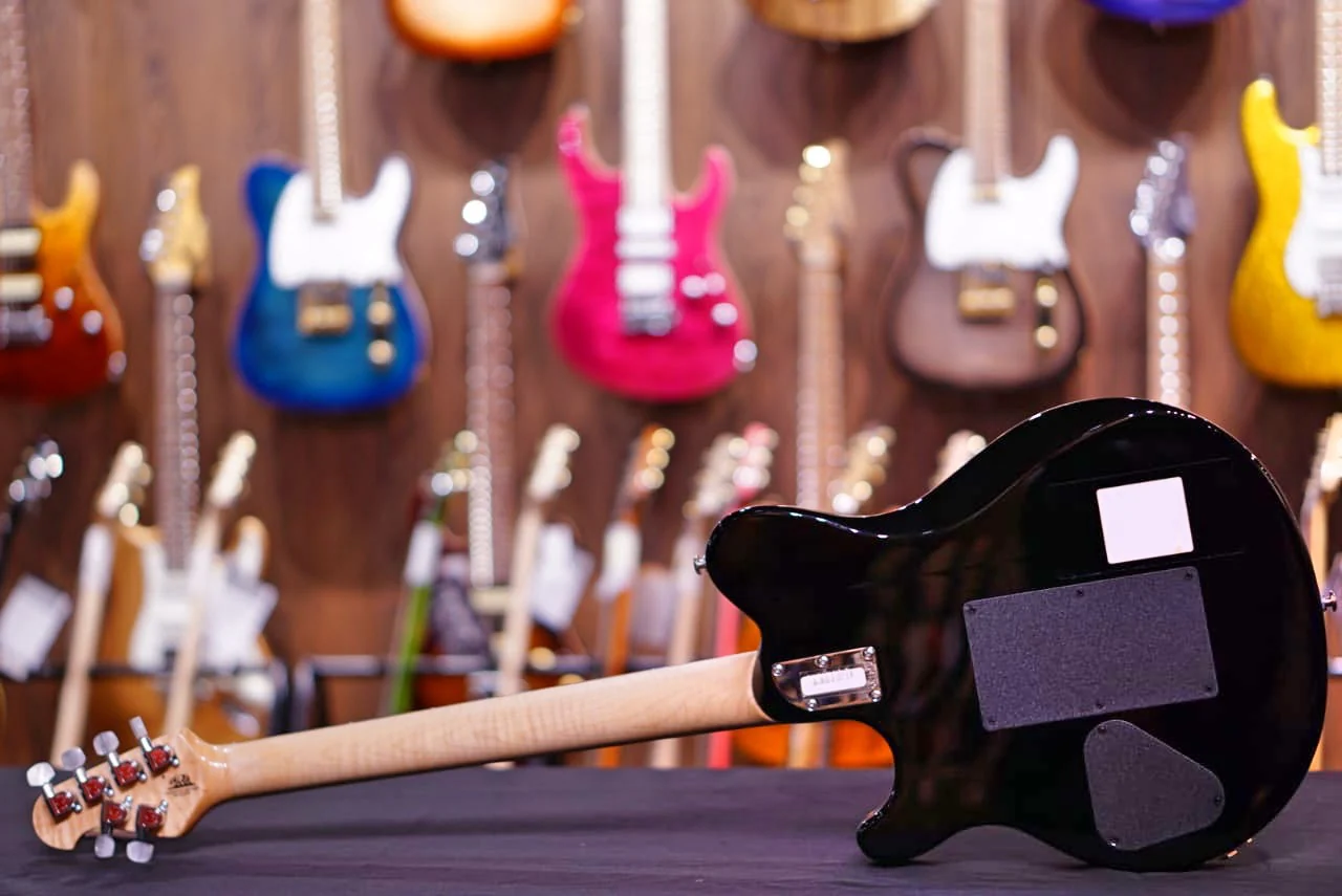 Ernie Ball Music Man Axis natural flame - Image 4