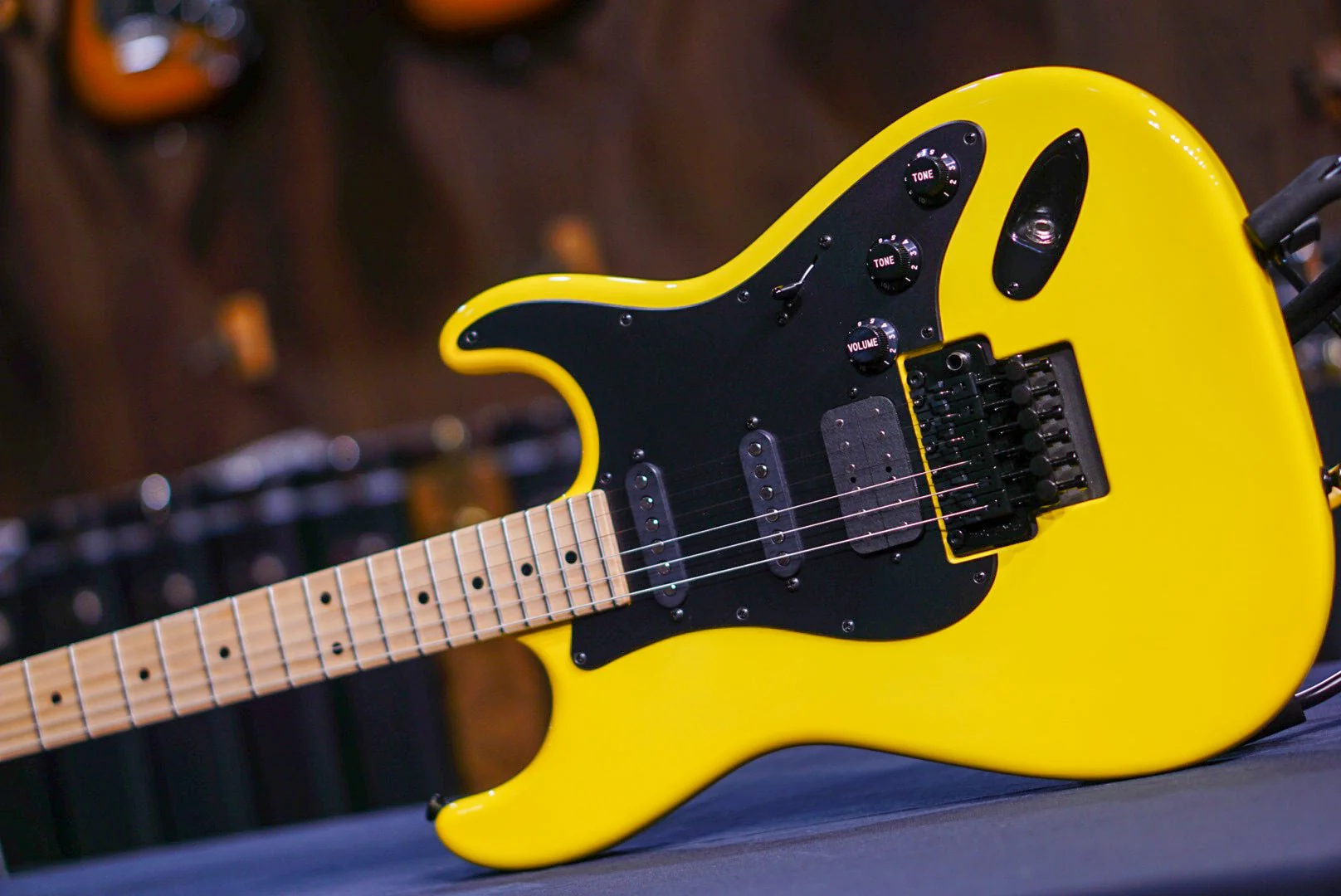 Tom Anderson Icon Classic Corvette Yellow * 09-21-24N * - Image 4