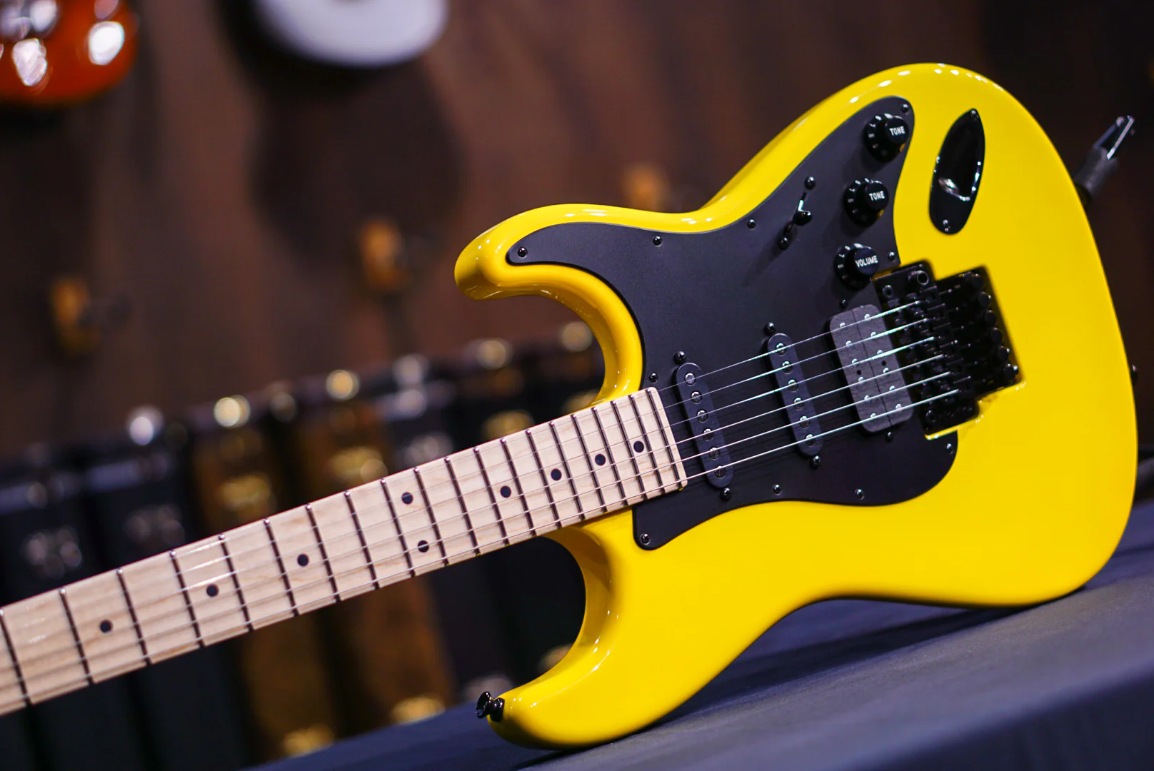 Tom Anderson Icon Classic Corvette Yellow * 09-21-24N * - Image 5